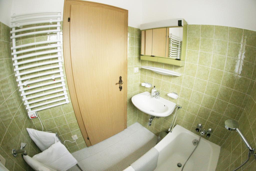 Family Friendly Chalet - Central With Beautiful Mountain Views เซเฟลด์ อิน ทิโรล ภายนอก รูปภาพ
