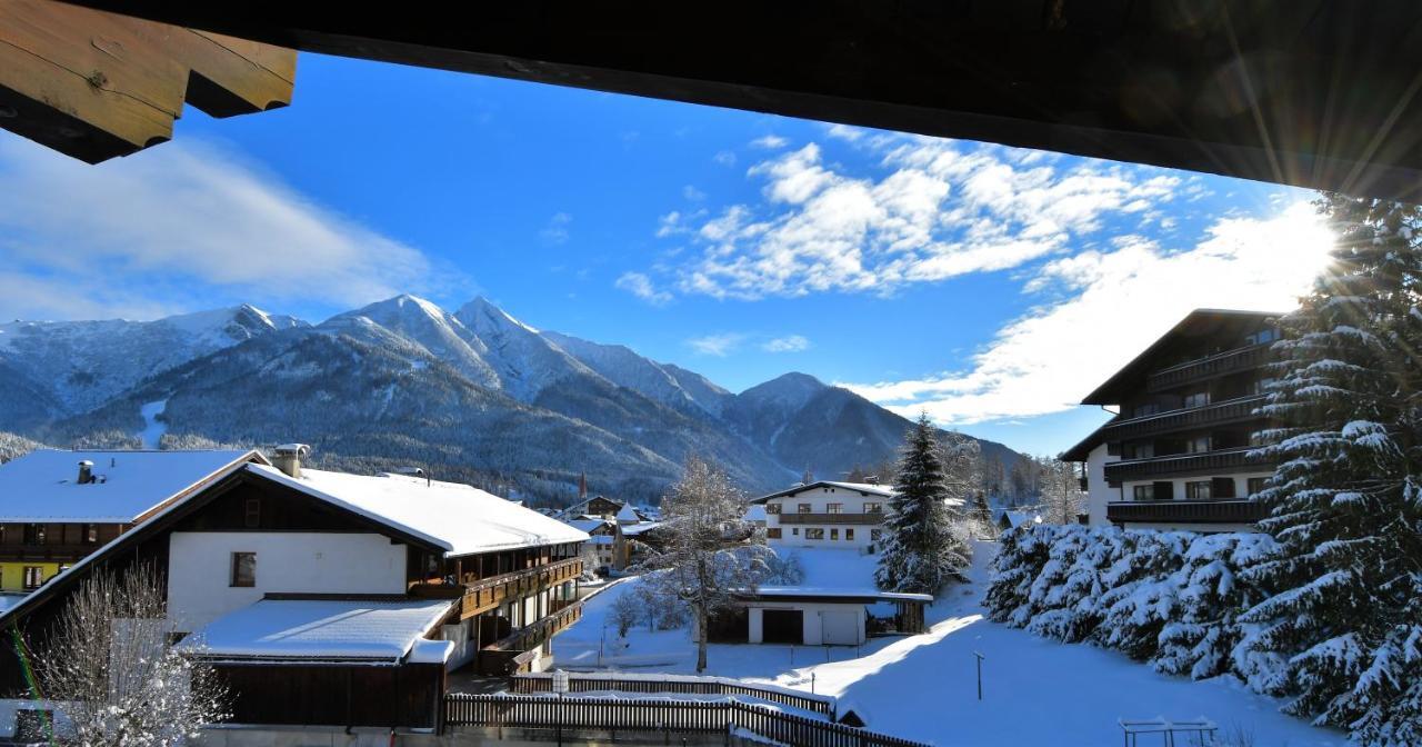 Family Friendly Chalet - Central With Beautiful Mountain Views เซเฟลด์ อิน ทิโรล ภายนอก รูปภาพ